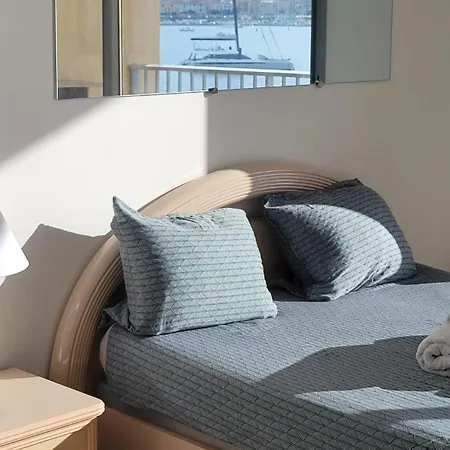 Apartament La A Vos Pieds, Magnifique Vue Sur Ajaccio, Pour 2 Personnes Ajaccio (Corsica)